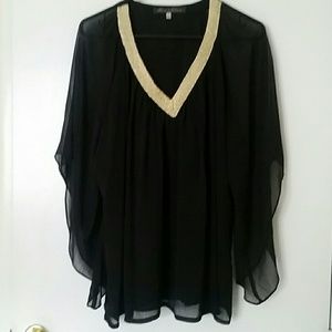 NWOT Flowy V-Neck Top L